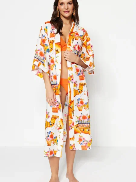 Maksi sukienka maxi Trendyol z etnicznym nadrukiem biała