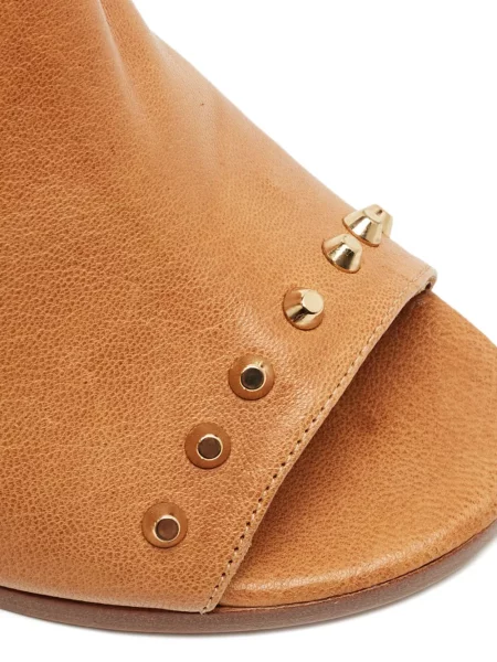 Sandale Stuart Weitzman din piele cu tepi maro