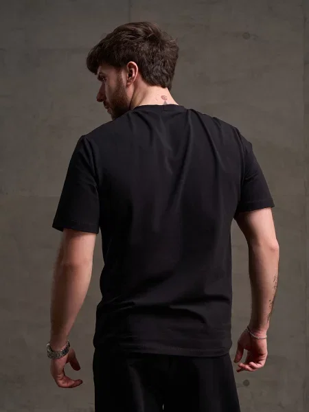 Футболка Issa Plus черная