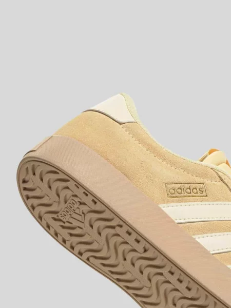 Sneakersy low z weluru bydlęcego z profilowaną podeszwą Adidas Sportswear różowe