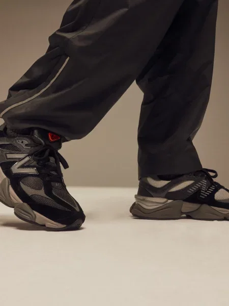 Кожаные повседневные кроссовки New Balance 990 черные