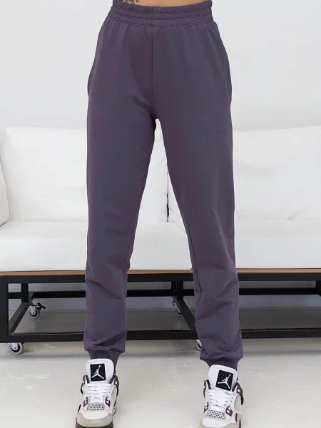 Женский спортивный костюм с капюшоном