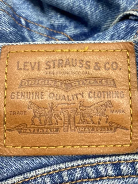 Džíny Levi's s oděrkami modré
