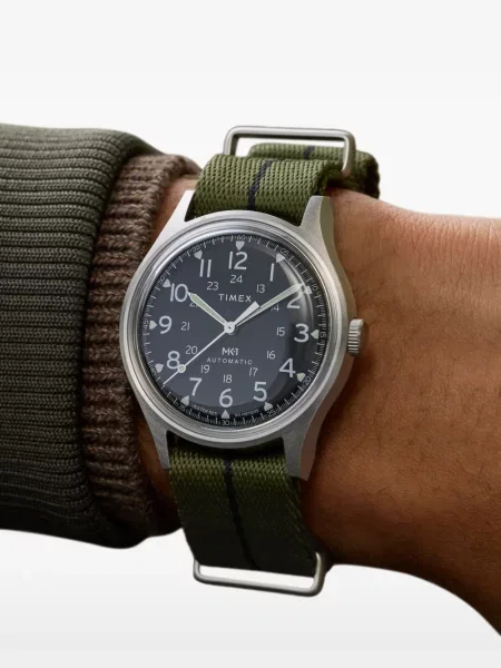 Ceas Timex negru