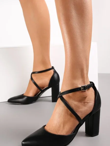Cizme cu gros și vârf migdalat Aana negre