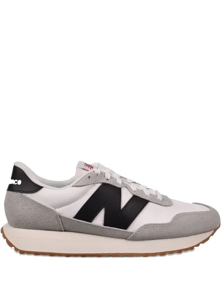 Papuci New Balance din piele de căprioară negru