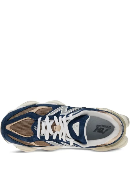 Велурен суичър с качулка New Balance бродиран бяло