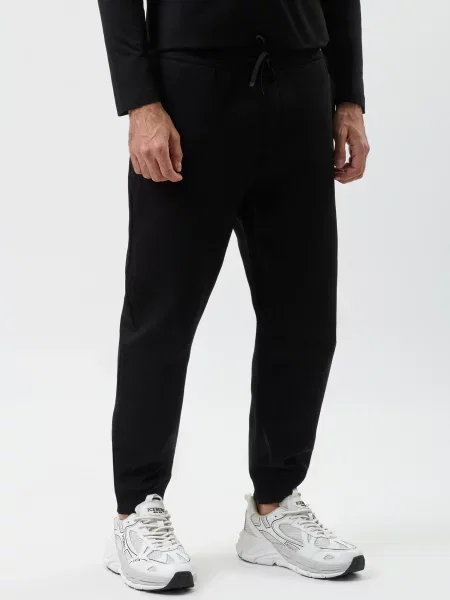 Спортивные штаны Armani Exchange черные
