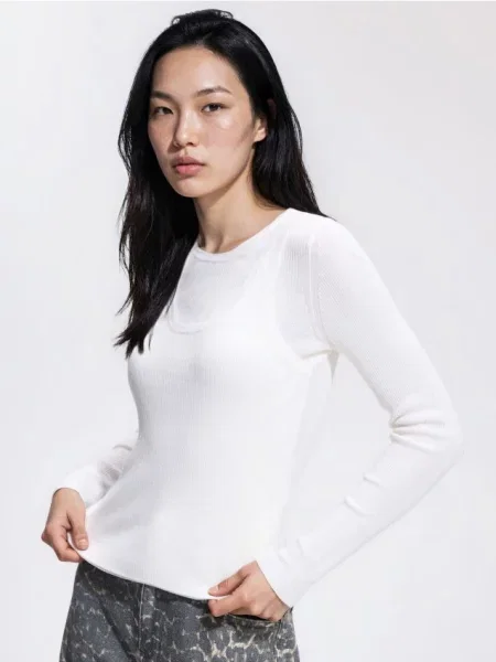 Reserved Pulover din tricot striat nude