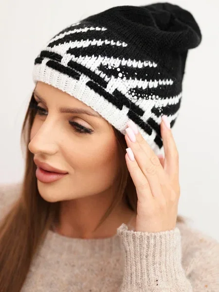 Căciulă Kesi cu imprimeu geometric negru