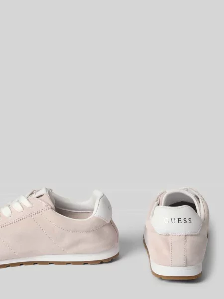 Sneakersy ze skóry z detalami z logo model Guess różowe