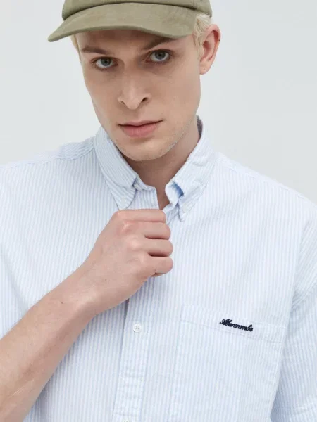 Риза Abercrombie & Fitch мъжка със свободна кройка с яка с копче бяло