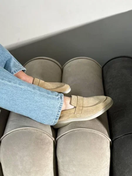 Замшевые лоферы 105.store бежевые