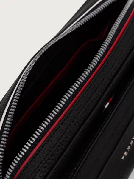 Tommy Hilfiger чанта през рамо мъжка от имитация на кожа черно