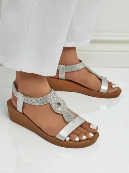 Sandály Resti na klínovém podpatku