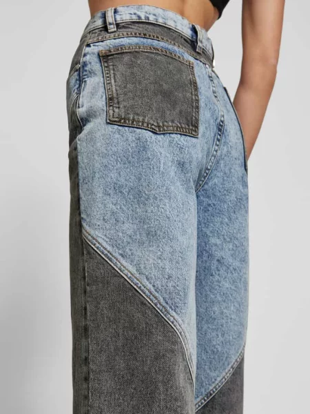 Jeans o kroju straight fit w 5 kieszeni Rotate niebieskie