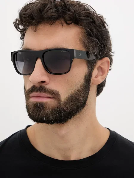 Sončna očala Guess črna