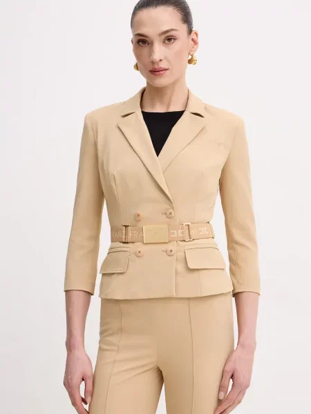 Elisabetta Franchi sacou cu două rânduri de de damă bej