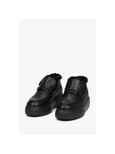 Лоферы Estro черные