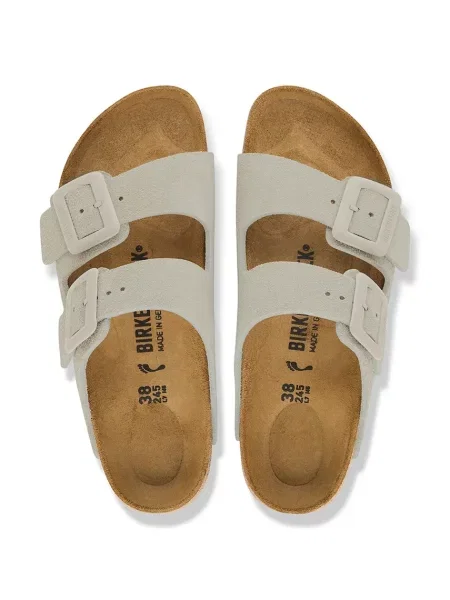 Замшевые шлепанцы Birkenstock с пряжкой