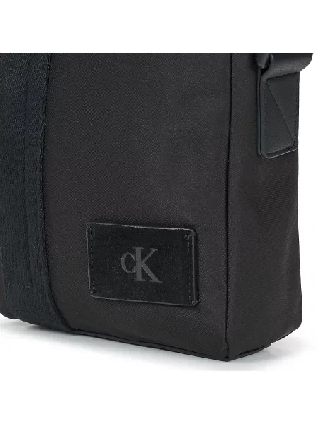 Plátěná taška přes rameno Calvin Klein Jeans černá