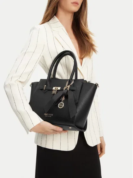 Pandantiv Nine West negru