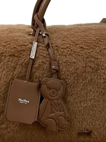 Ursuleț de pluș geantă shopper Max Mara maro