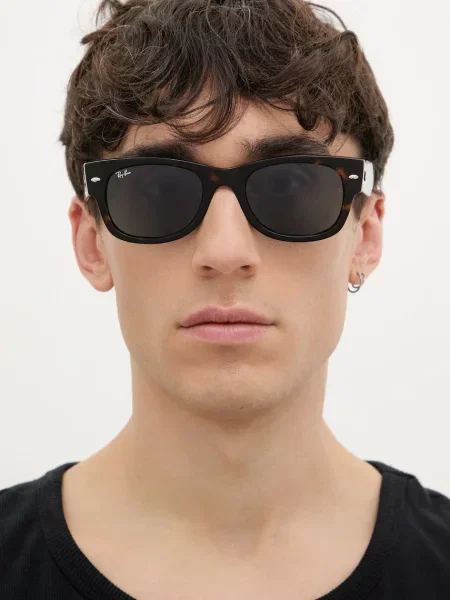Ray-Ban napszemüveg barna