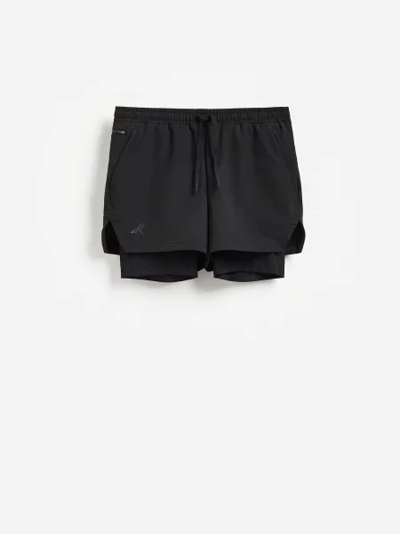 Спортивные шорты Reserved черные