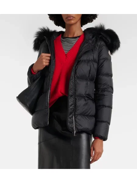 Péřová bunda Moncler z ovčí kůže černá