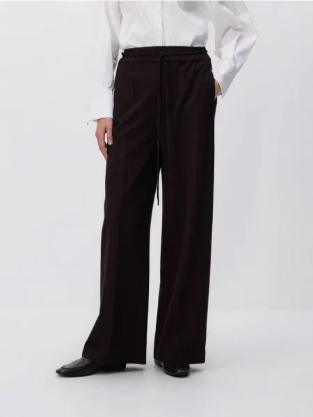 Reserved Широкі штани зі стрілками бордовий