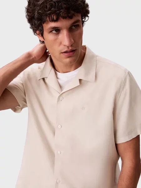 Льняная рубашка Calvin Klein с воротником бежевая