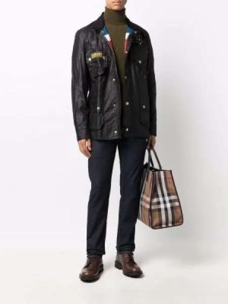 Striukė Barbour juoda