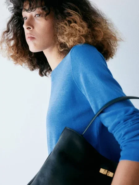 Sweter z dzianiny z okrągłym dekoltem electric blue Kobieta XXS MANGO niebieski