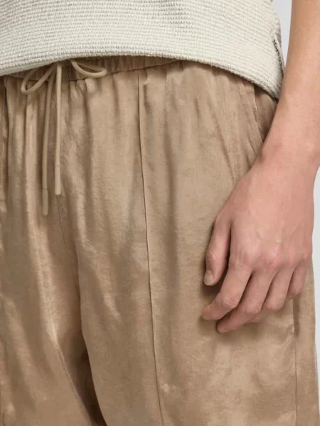 Szorty o kroju regular fit z przeszytym kantem model ‘Ravis’ Hugo