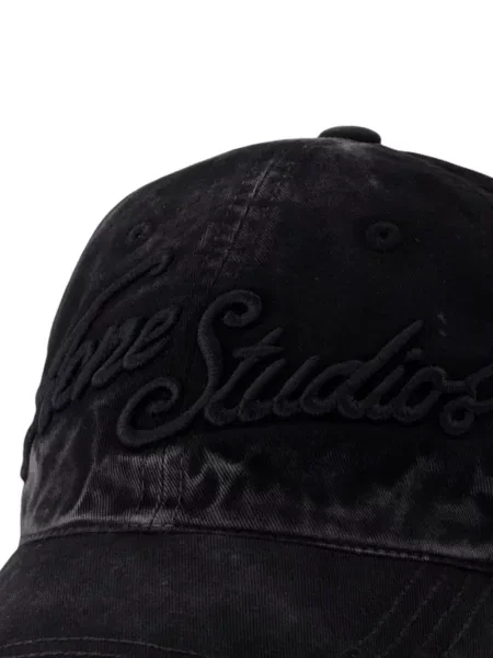 Siuvinėtas kepurė su snapeliu Acne Studios juoda