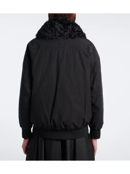 Péřová bunda Moncler z ovčí kůže černá