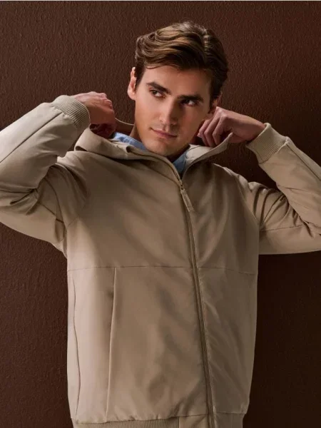 Sinsay Kurtka bomberka z kapturem beżowy