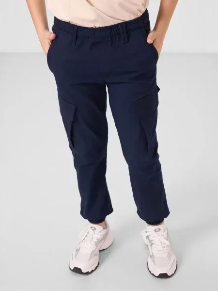 Tommy Life Hlače TOMMY Kinder Cargo-Joggerhose mornarsko plava