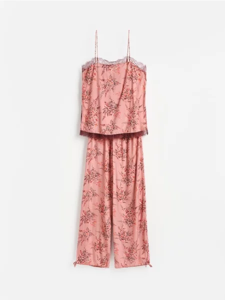 Reserved Pijama din două piese din roz-pudră roz