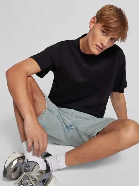T-shirt z detalem z logo model EURBAN EDGE' Jack & Jones czarna