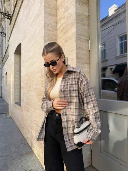 Рубашка в клетку Uaclothes бежевая
