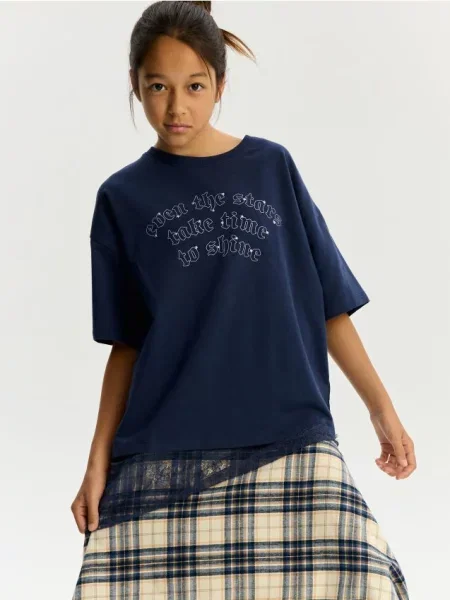 Reserved Tricou cu inserție din dantelă albastru-violet albastru
