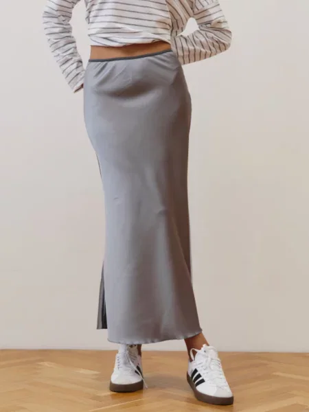 Атласная юбка миди Lilove серая