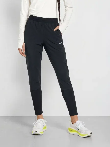 Nike Běžecké Kalhoty Swift černá