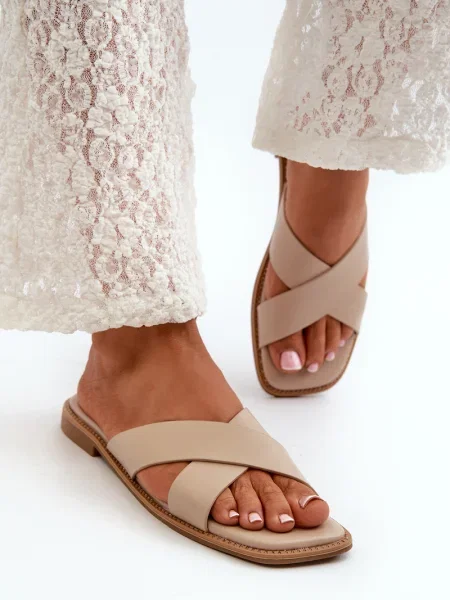 Papuci de casă Kesi din piele fără toc bej