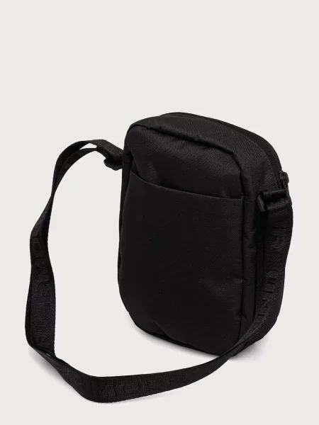 Under Armour saszetka Essential czarna