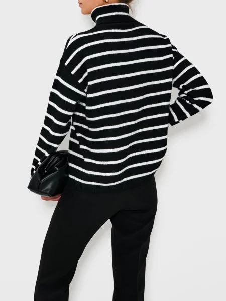 Смугастий гольф чорний