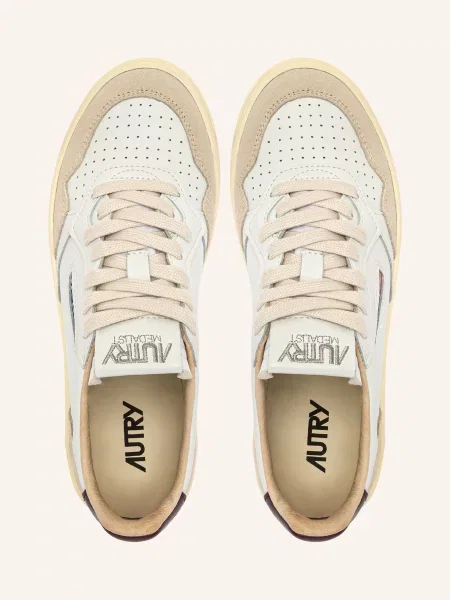 Sneakersy Autry białe