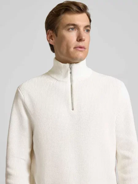 Sweter z dzianiny o kroju regular fit z dodatkiem wełny Antony Morato biały